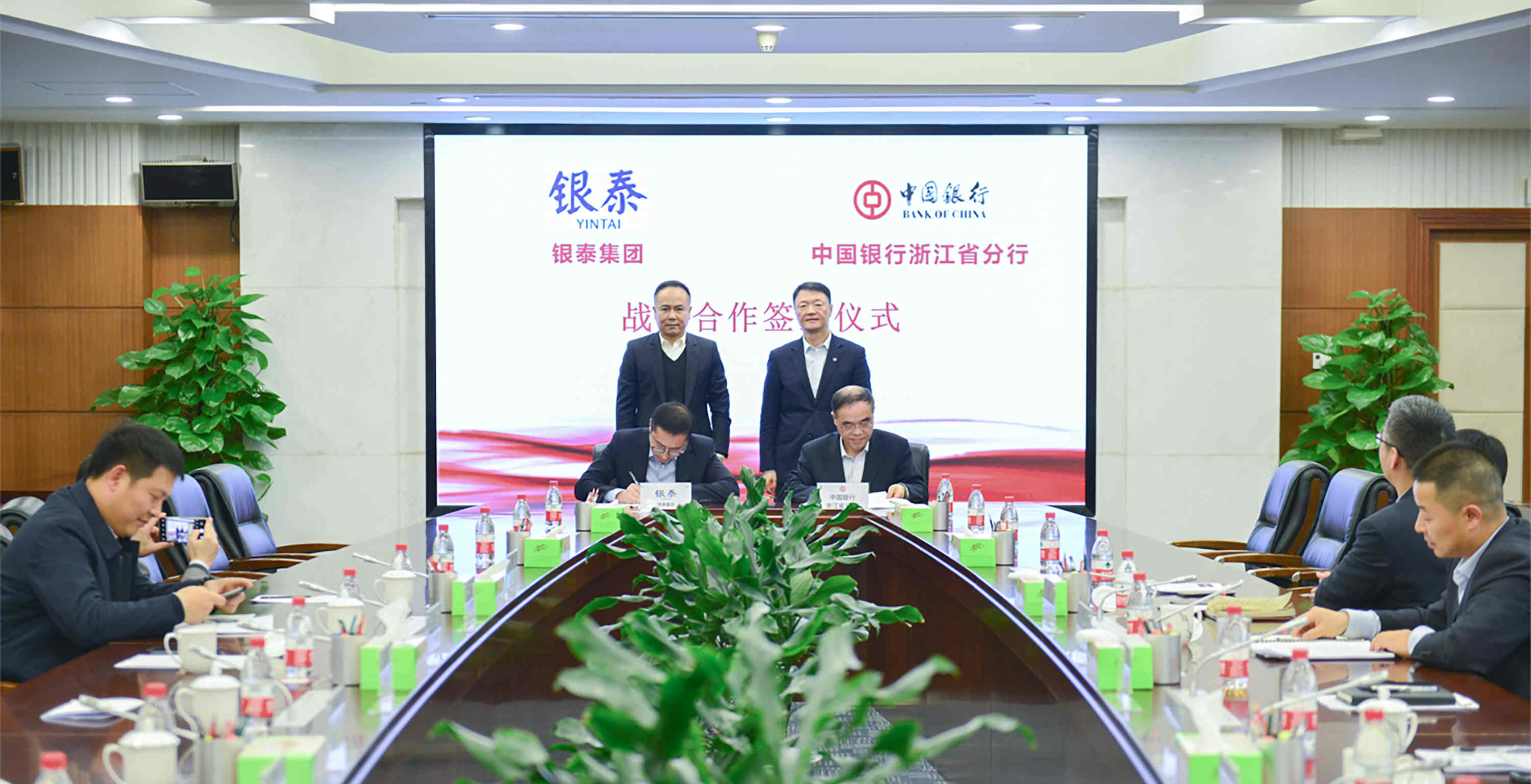 小合影_副本.jpg 小合影_副本.jpg